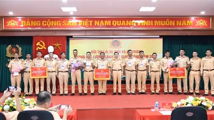 Công an TP Hải Phòng đoạt giải Nhất lái xe giỏi và an toàn CSGT phía Bắc