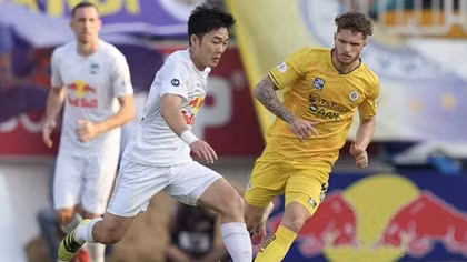 Được, mất gì khi V.League thi đấu như Ngoại hạng Anh?