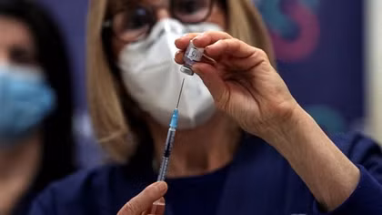Nước đầu tiên trên thế giới chấp thuận tiêm mũi vaccine COVID-19 thứ 4