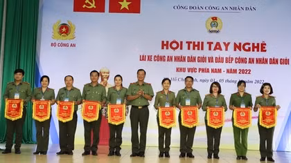Khai mạc Hội thi “Tay nghề lái xe CAND giỏi” và “Đầu bếp CAND giỏi