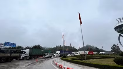 Lạng Sơn dừng tiếp nhận phương tiện chở hoa quả tươi tới các cửa khẩu đến hết ngày 5/3