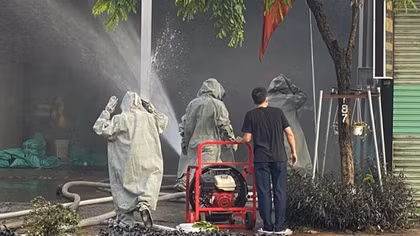 Sơ tán hàng trăm người vì rò rỉ khí gas ở cơ sở sản xuất nước đá