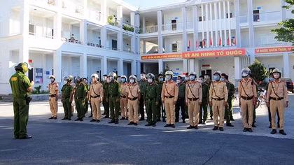 Nỗ lực giữ bình yên cho người dân đón Tết