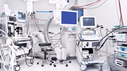 Mua sắm trang thiết bị y tế không được cao hơn giá kê khai