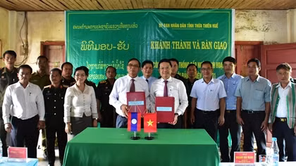 Bàn giao công trình cấp nước cho Đại đội bảo vệ biên giới nước bạn Lào
