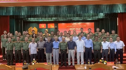 Đẩy mạnh nghiên cứu, ứng dụng thành tựu khoa học vào công tác Công an