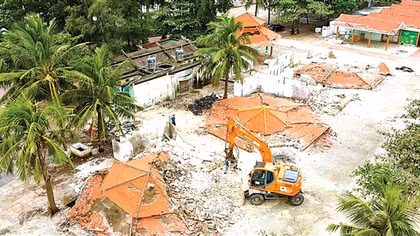 Giải tỏa ki - ốt để làm đẹp bãi biển Cửa Lò