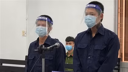 Chém người vì mâu thuẫn bẻ măng, 2 đối tượng lĩnh 20 năm tù