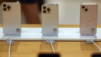 Apple ngừng bán iPhone tại Nga