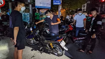 Cảnh sát 141 hóa trang "săn quái xế" đêm Trung thu