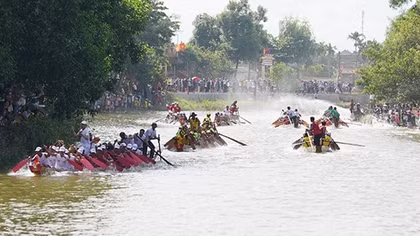 Rộn ràng nơi ăn Tết Độc lập đặc biệt