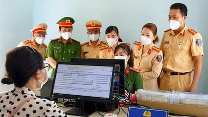 Người dân phấn khởi với chủ trương phân cấp đăng ký xe