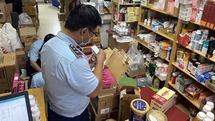 Giám sát, xử lý nghệ sĩ quảng cáo sản phẩm kém chất lượng
