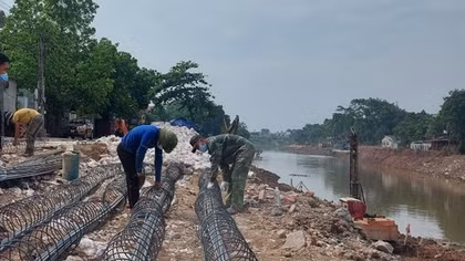 Hà Nội quyết định chi 150 tỷ đồng khẩn cấp chống sạt lở các sông