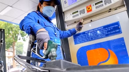 Xăng dầu giảm giá mạnh, đẩy lùi áp lực lạm phát