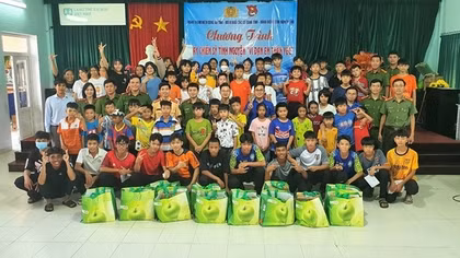 Ngày chiến sĩ tình nguyện “Vì đàn em thân yêu”