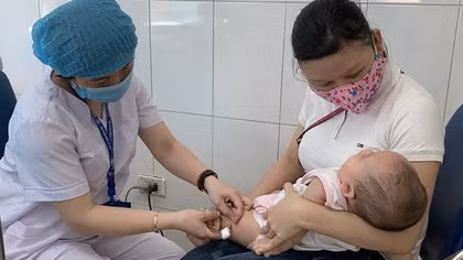 Tăng bao phủ tiêm vaccine viêm gan B cho trẻ, phòng chống bệnh viêm gan "bí ẩn"