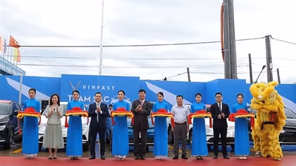 VinFast khai trương dịch vụ sạc xe điện tại hệ thống Petrolimex
