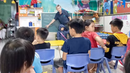 Cô giáo M’nông đưa ngoại ngữ đến với đại ngàn
