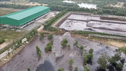 Yêu cầu một công ty khắc phục sự cố chất thải tràn ra môi trường