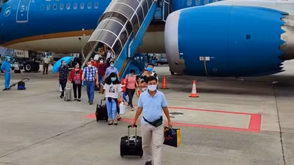 Máy bay của Vietnam Airlines quay đầu để cấp cứu hành khách