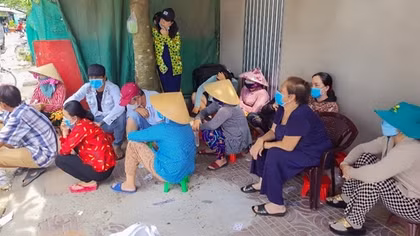 3 "mày râu" lộ diện trong sòng bạc của các quý bà