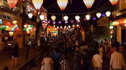 Về phố Hội
