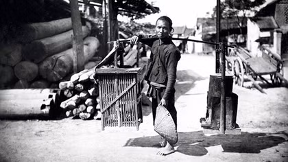 Đánh thức những hương vị thuở xưa qua triển lãm “Gánh hàng rong”