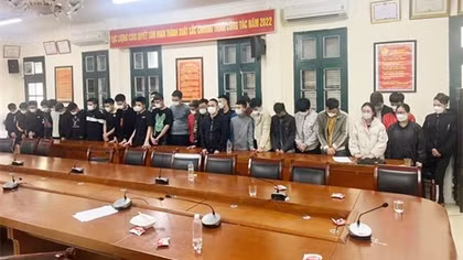 Hàng nghìn giấy phép lái xe giả đã bán cho ai?