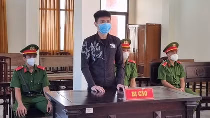 15 năm tù cho kẻ đánh tài xế xe ôm cướp tài sản