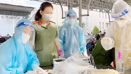 Nữ bác sĩ Công an nơi tâm dịch