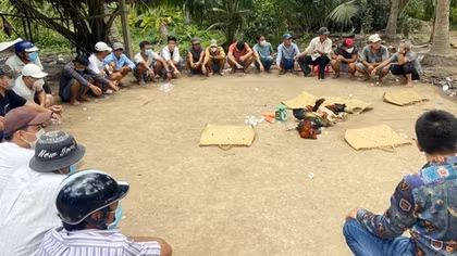 Triệt phá tụ điểm đá gà tại khu vườn
