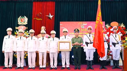 Thanh tra Bộ Công an đón nhận Huân chương Bảo vệ Tổ quốc hạng Nhì