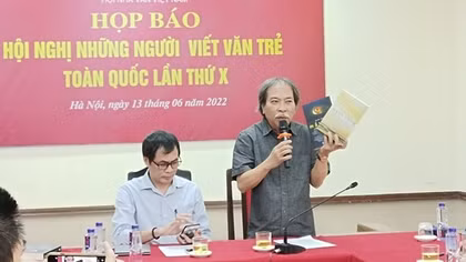 Các nhà văn trẻ trả lời câu hỏi "Vì sao chúng ta viết?"