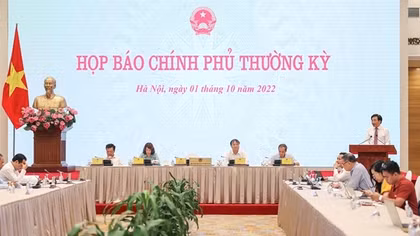 Xây dựng chính sách đãi ngộ phù hợp để "giữ chân" người lao động khu vực công