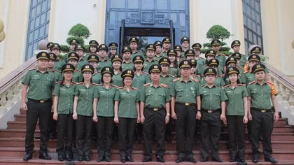 Cụm thi đua số 1 dâng hương, tưởng niệm Chủ tịch Hồ Chí Minh và các liệt sĩ CAND