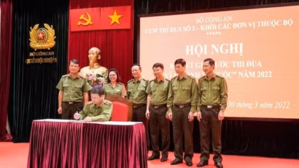 Đẩy mạnh phong trào thi đua, hoàn thành tốt mọi nhiệm vụ