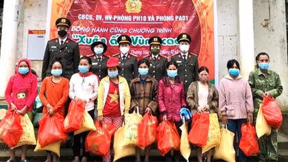 Nhiều hoạt động đem Tết yêu thương đến với vùng cao biên giới