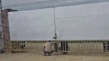 Công an xã ngăn chặn vụ chốt cổng chém nhóm đòi nợ