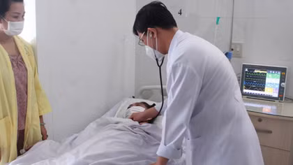 30 lần sốc điện cứu bệnh nhân mắc chứng “cơn bão điện học”