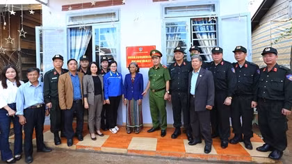 Bộ Tư lệnh Cảnh sát cơ động xây nhà tình nghĩa, tri ân người có công
