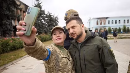 Tổng thống Zelensky đến "vùng giải phóng" Kharkov sau màn phản công chớp nhoáng