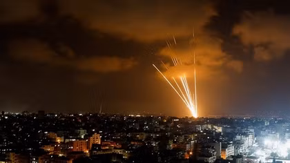 Israel hứng mưa rocket sau loạt không kích dải Gaza
