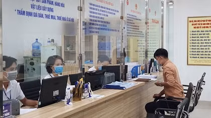 Phấn đấu giảm thời gian xử lý một hồ sơ xuống còn tối thiểu 30 phút