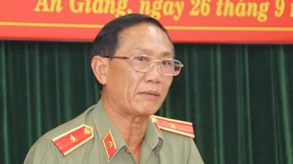 Cách mọi chức vụ trong Đảng với 2 cựu lãnh đạo công an và biên phòng An Giang