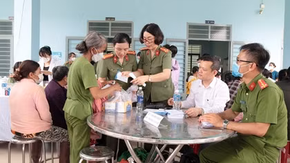 Gửi trao yêu thương tại xã Biên Giới