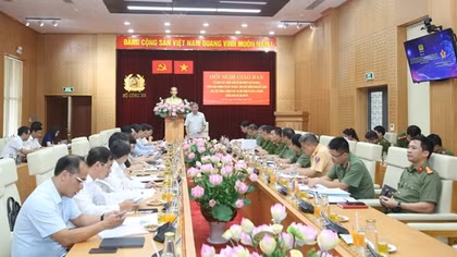 Sớm xây dựng Nghị định để người dân không cần sổ hộ khẩu từ 1/1/2023