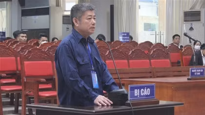“Đại án” 200 triệu lít xăng lậu: "Ông trùm" xin giảm nhẹ hình phạt cho người tình