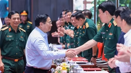 Thủ tướng đề nghị Bộ Quốc phòng thực hiện tốt 8 nhiệm vụ trọng tâm