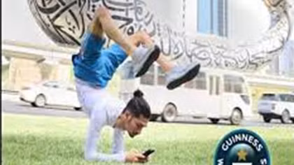 Người duy trì động tác Yoga bọ cạp ngược lâu nhất